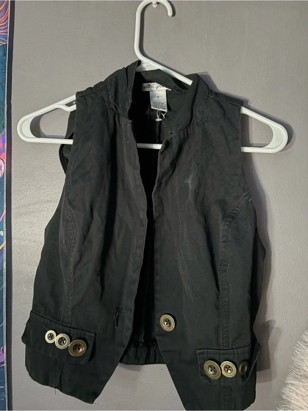 Sleeveless Black Button-Accent Vest Jacket